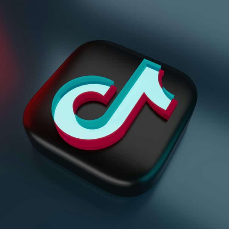 Evaluating Personal CRM Apps for Efficient Contact Management Evaluating Personal CRM Apps for Efficient Contact Management