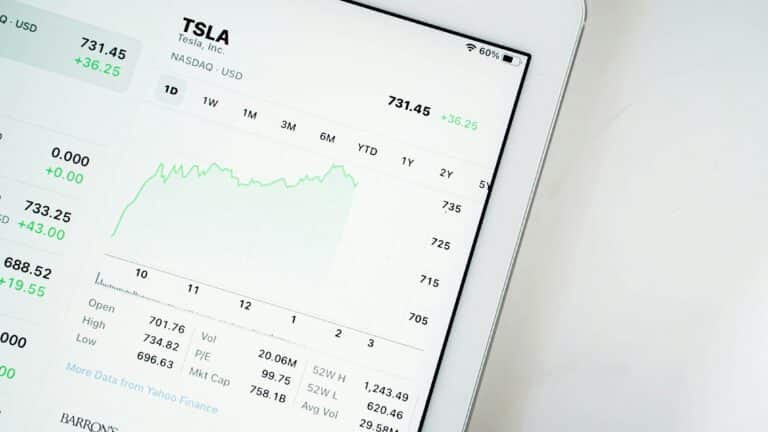 Top Apps for Efficient Tax Preparation and Deduction Tracking