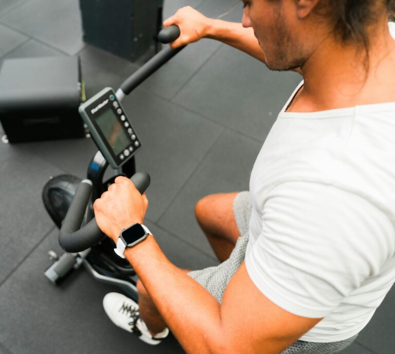 Analyzing Fitness Apps Featuring Integrated Personal Trainers