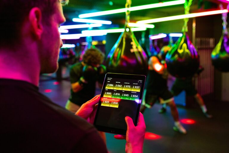 Analyzing Community-Based Fitness Apps as Social Motivation Tools