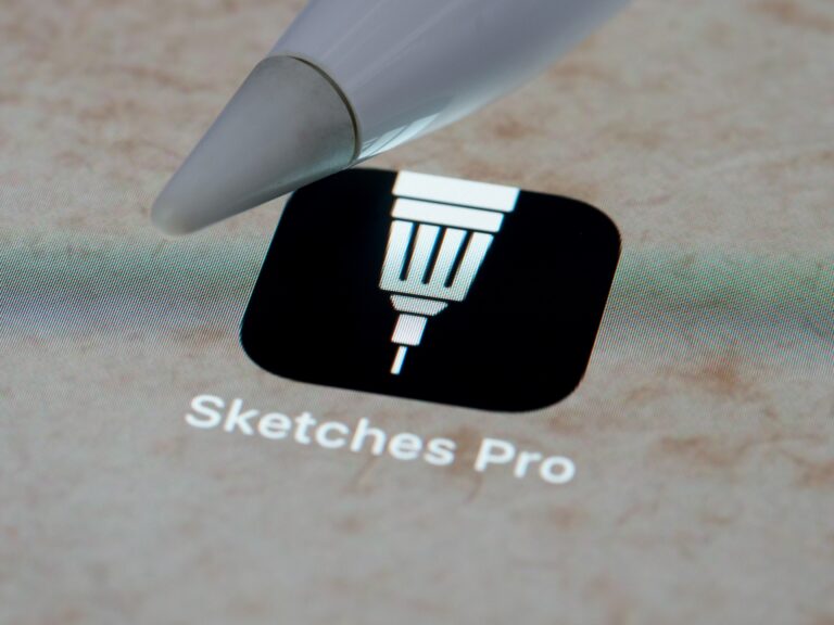 Top Apps for Comic and Manga Drawing: A Professional Analysis