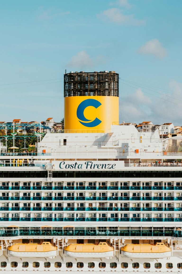 Top Cruise Booking & Management Apps: An Analytical Review