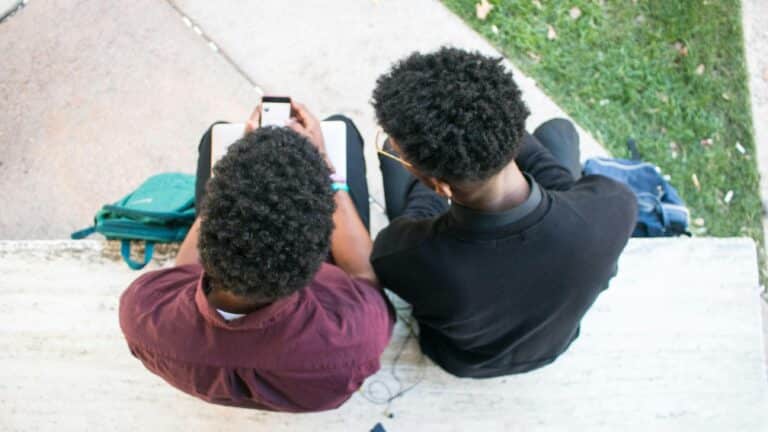 Top Teen-Friendly Social Networking Apps: An Analytical Review