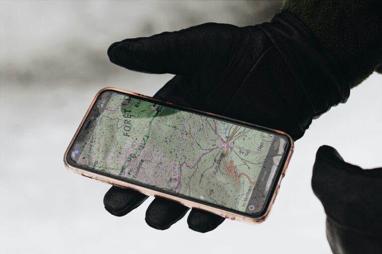 Analyzing Top Apps for Tracking and Recovering Lost Devices
