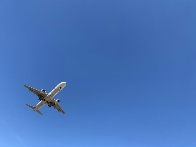 Top Flight Booking Apps: Analyzing Best Deals for Savings