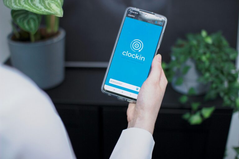 Analyzing the Top Time Tracking Apps for Team Efficiency