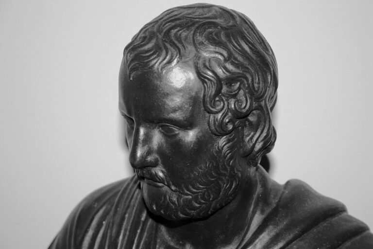 Evaluating Top Apps Enhancing Philosophy and Critical Thinking