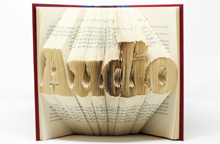 Analyzing Apps Providing Accredited Online Courses in 2024