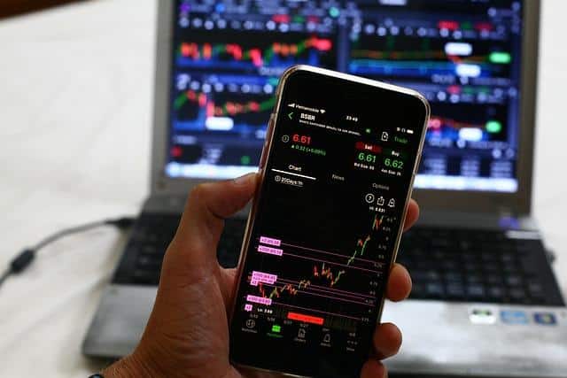 Analyzing Top Apps for Round-Up Investment Strategies Analyzing Top Apps for Round-Up Investment Strategies